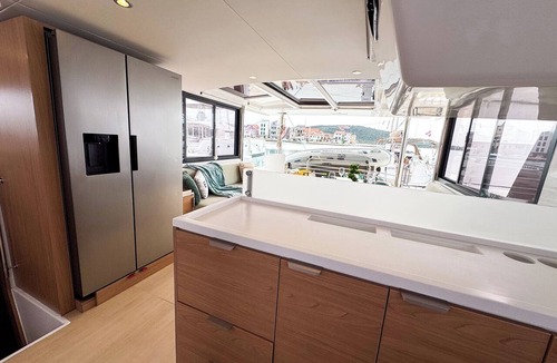 Pirovac Boat Rental | Sibenik Sun-soaked Sailing: A Luxurious Croatian Voyage