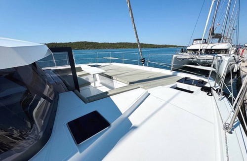 Pirovac Boat Rental | Sibenik Sun-soaked Sailing: A Luxurious Croatian Voyage