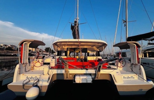 Sibenik Boat Rental | Sibenik Sunshine Sailing: A Luxurious Croatian Beach Experience