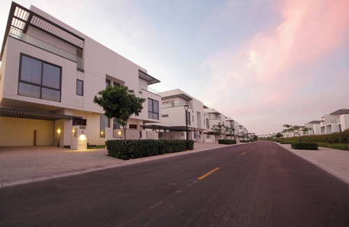Al Hamriya Villa | Silk Valley - Luxury 4BR near Al Hamriyah with Private Garden