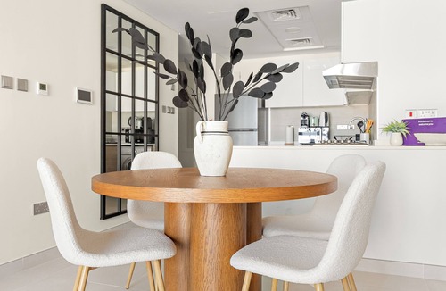 Abu Dhabi Apartment | Silkhaus Radiant Boulevard