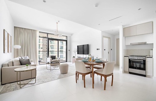 Dubai Marina Apartment | Silkhaus Vacation Homes Sea and City View 1BDR in Marina Vista