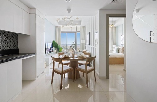 Sheikh Zayed Road Apartment | Sky High 1BR in City View with 41st Floor Views