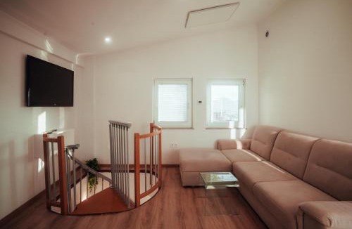 Majsperk Apartment | SkyView Dežno