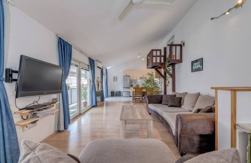 Vranjic Apartment | Spacious apartment for 5 people