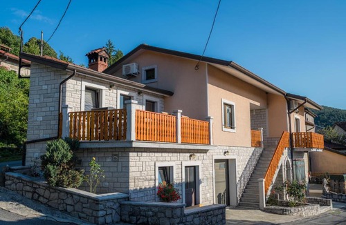 Matavun Apartment | Spacious Apartment for 8 - Sauna, Fitness, Terrace & Grill - Senozece Village