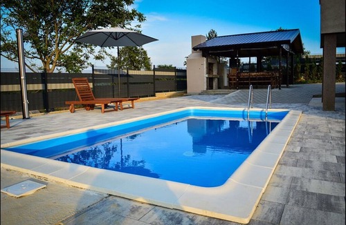 Brckovljani House | Spacious Holiday Home in Gračec with Private Swimming Pool