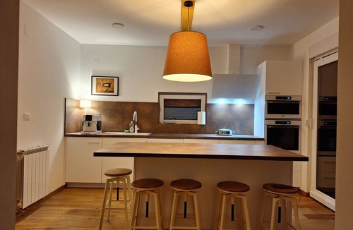 Bosiljevo House | Spacious house with a heated pool, sauna, and children's playground, not far from Karlovac.
