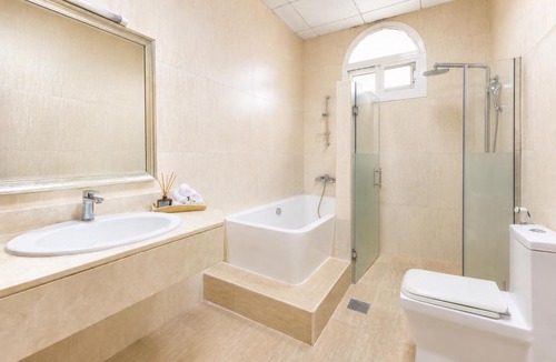 Umm Suqeim 3 Apartment | Spacious Modern Master 5 - The Villa Jumeirah