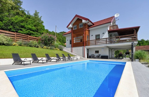 Pregrada Villa | Spacious villa in Zagorje with jacuzzi, sauna, pool, barbecue, and scenic views