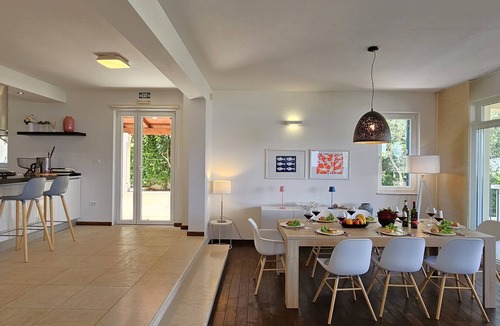 Sutivan Villa | Spacious villa with private pool, 100m to beach sea views, terraces and gardens