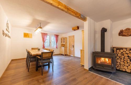 Hrib pri Hinjah House | Srčkova Koča