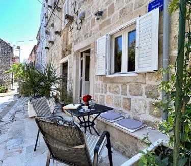 Mali Ston Apartment | Stara kuca - Historic Stone House Inside Mali Ston Walls
