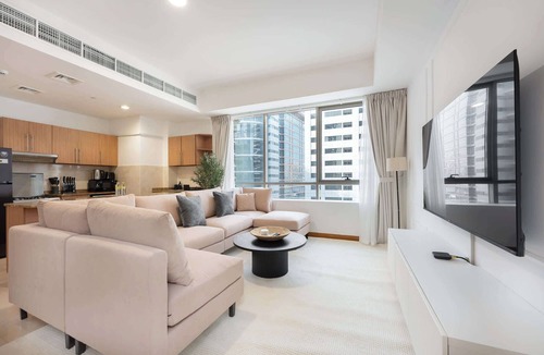 Al Barsha 1 Apartment | StayShort - Prime Al Barsha 1BR - Near Mall of the Emirates and sleeps 2