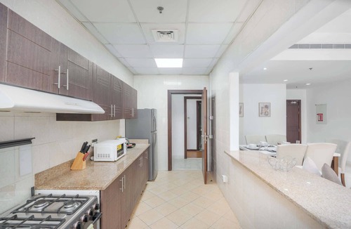 Al Barsha 1 Apartment | StayShort - Spacious 2-Bed Al Barsha Escape - Balcony & Modern Amenities, Fits 4