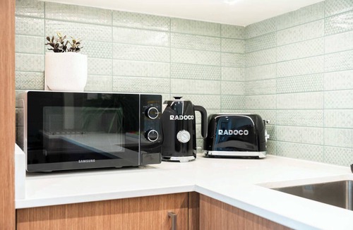 Dubai Apartment | StayShort - Stunning 2-Bedroom Apartment in Mina Rashid That Sleeps 6!