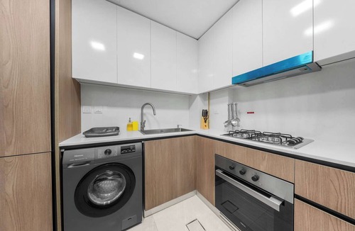 Dubai Apartment | StayShort - Stylish 2 Bed Apartment in Silicon Oasis for 6 with Balcony