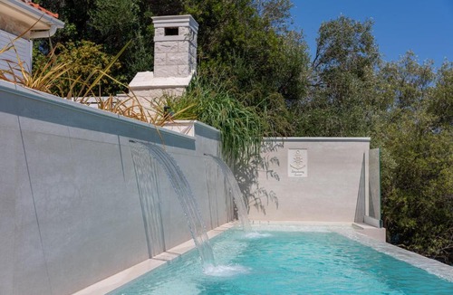 Zrnovo Villa | Stowaway Suites