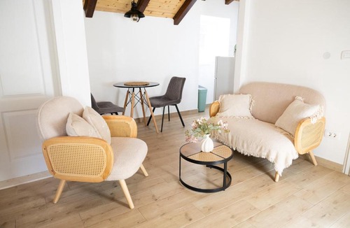 Kastel Novi Apartment | Studio apartment Milica in the stone house near the beach