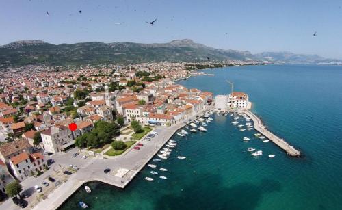 Kastel Novi Apartment | Studio apartment Milica in the stone house near the beach