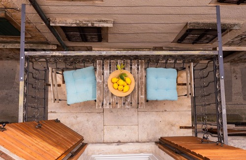Komiza Apartment | Studio Apartment with Balcony