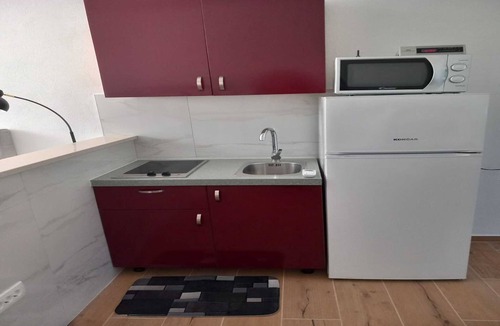 Pucisca Apartment | Studio Apartment with Terrace(A5) (ST)