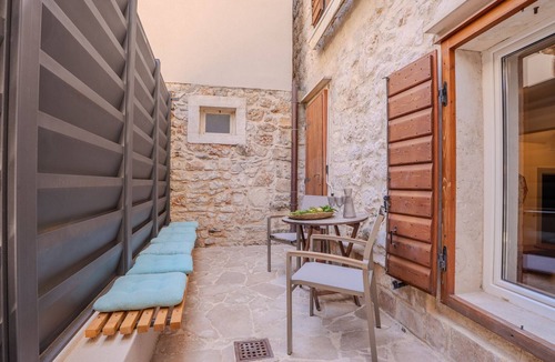 Komiza Apartment | Studio Apartment with Terrace