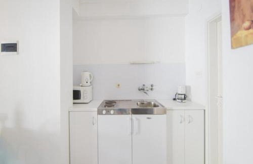Postira Apartment | Studio apartment with terrace sea view