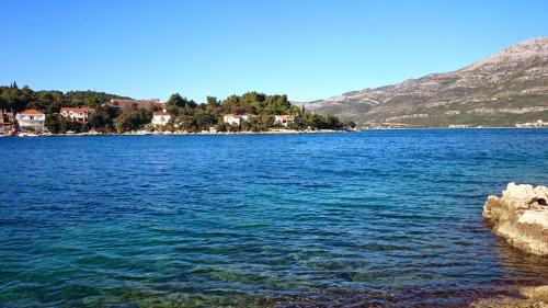 Cove Tri Zala (Zrnovo) Apartment | Studio Apartments More