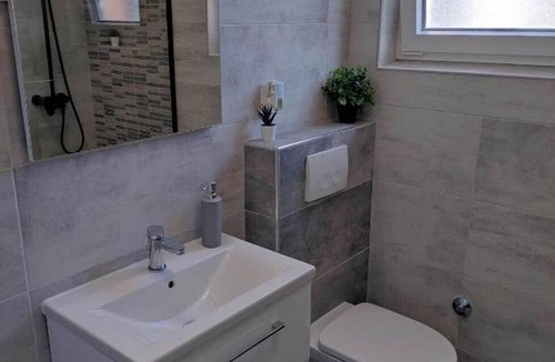 Tkon Apartment | Studio flat near beach Tkon, Pašman (AS-21391-a)