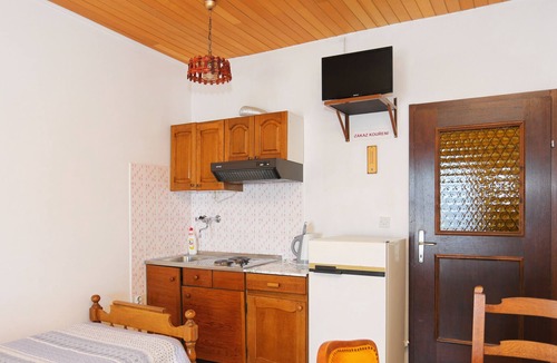 Lokva Rogoznica Apartment | Studio flat with balcony and sea view Lokva Rogoznica, Omiš (AS-18211-f)