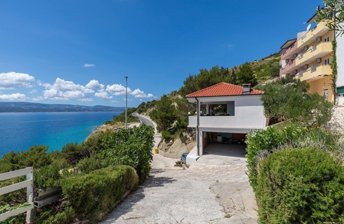 Ruskamen Apartment | Studio flat with balcony and sea view Lokva Rogoznica, Omiš (AS-23105-d)