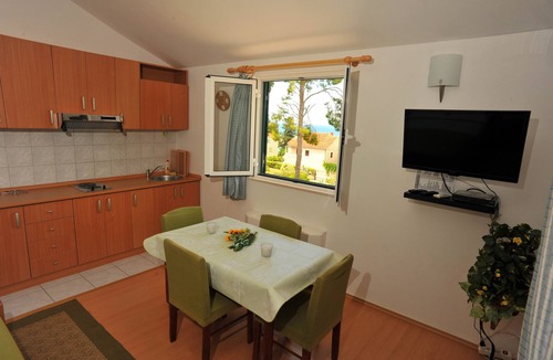 Sutivan Apartment | Studio flat with a swimming pool Sutivan, Brač (AS-16846-b)