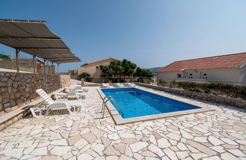 Zubovici Apartment | Studio flat with a swimming pool Zubovići, Pag (AS-9365-b)