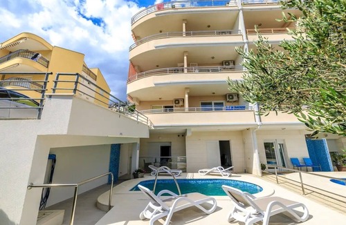 Brela Apartment | Studio flat with a swimming pool Brela, Makarska (AS-19998-a)