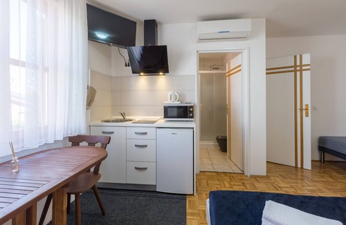 Novigrad Apartment | Studio flat with air-conditioning Novigrad (AS-11242-a)
