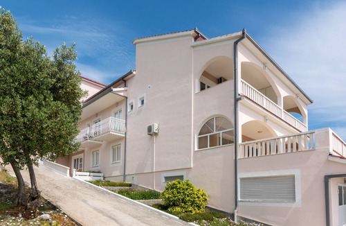 Seget Vranjica Apartment | Studio flat with balcony and sea view Seget Vranjica, Trogir (AS-12499-d)