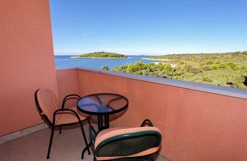 Rogoznica Apartment | Studio flat with balcony and sea view Zečevo Rtić, Rogoznica (AS-10400-a)