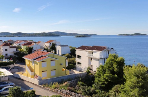 Rogoznica Apartment | Studio flat with balcony and sea view Zečevo Rtić, Rogoznica (AS-10400-b)