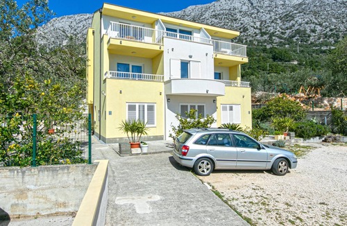Igrane Apartment | Studio flat with balcony and sea view Igrane, Makarska (AS-20014-a)