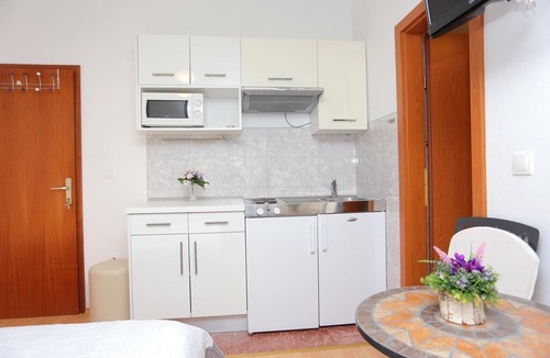 Tucepi Apartment | Studio flat with balcony and sea view Tučepi, Makarska (AS-16914-a)