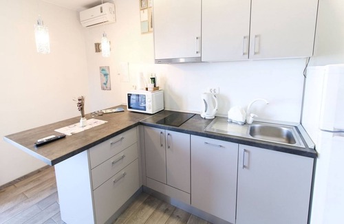 Tucepi Apartment | Studio flat with balcony and sea view Tučepi, Makarska (AS-20886-a)