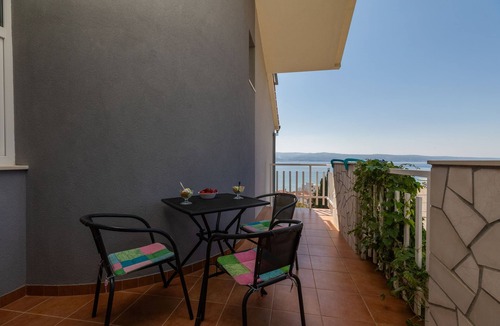 Duce Apartment | Studio flat with balcony and sea view Duće, Omiš (AS-2812-f)