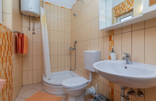 Duce Apartment | Studio flat with balcony and sea view Duće, Omiš (AS-2812-f)
