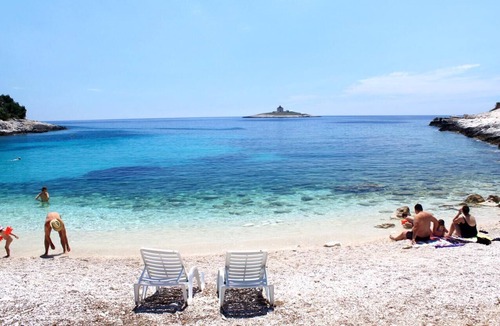 Krizna luka Apartment | Studio flat with hot tub Hvar (AS-21877-a)