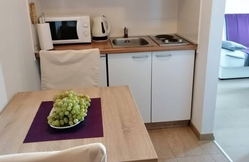 Seget Vranjica Apartment | Studio flat with terrace and sea view Seget Vranjica, Trogir (AS-12499-a)