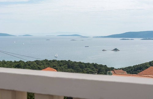 Seget Vranjica Apartment | Studio flat with terrace and sea view Seget Vranjica, Trogir (AS-12499-c)