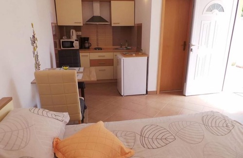 Seget Vranjica Apartment | Studio flat with terrace Seget Vranjica, Trogir (AS-19022-a)