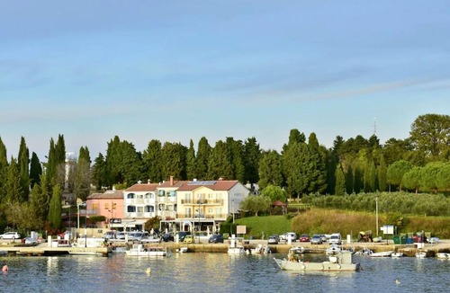 Savudrija Apartment | Studio flat with terrace and sea view Savudrija, Umag (AS-20295-a)