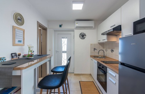 Sodici Apartment | Studio flat with terrace and sea view Kostrena, Rijeka (AS-25834-a)